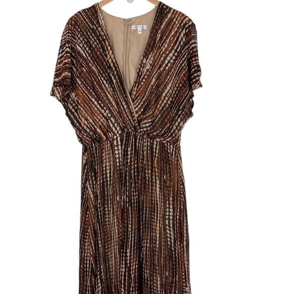 Sandra Darren Brown Black Neutral Print Dress stylish comfortable flattering - Picture 13 of 14